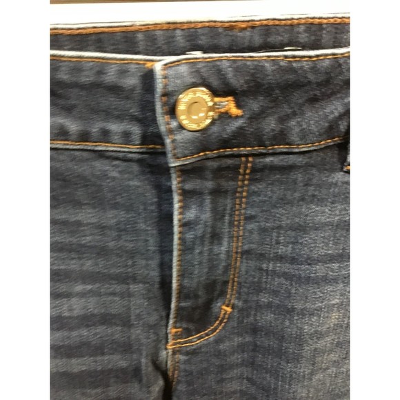 White House/Black Market Size 4 Skimmer - Picture 3 of 12